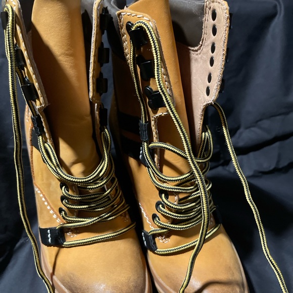 NWOT Diesel women’s  7 1/2 Boots No box Leather lace up  Diesel Camel size 38 eu - Picture 4 of 13
